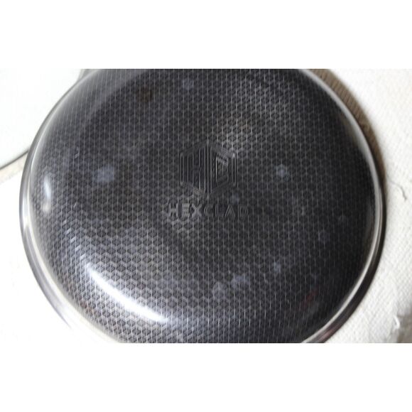 Hexclad Hybrid 10" frying Pan With Tempered Glass Lid(Pre-Owned)(Please Read) - Picture 3 of 3